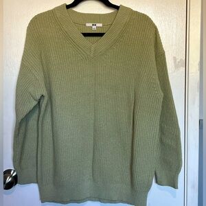 Uniqlo. Size S. Color: Sage/Light Green. Material: 60% cotton, 40% acrylic.